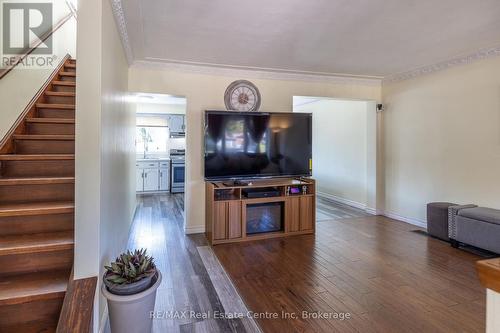 200 Alma Street N, Guelph (Onward Willow), ON - Indoor Photo Showing Living Room