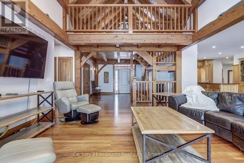 740494 10 Side Road, Chatsworth, ON - Indoor Photo Showing Living Room