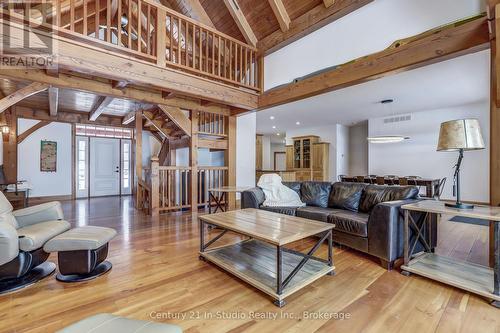 740494 10 Side Road, Chatsworth, ON - Indoor Photo Showing Living Room