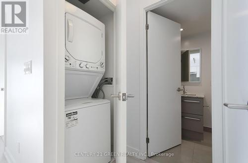 403 - 120 Varna Drive, Toronto, ON - Indoor Photo Showing Laundry Room