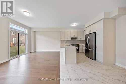 38 Singhampton Road, Vaughan, ON - Indoor Photo Showing Kitchen