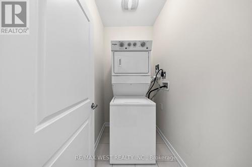 38 Singhampton Road, Vaughan, ON - Indoor Photo Showing Laundry Room