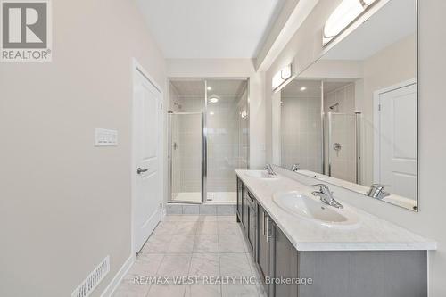 38 Singhampton Road, Vaughan, ON - Indoor Photo Showing Bathroom