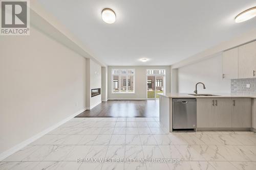 38 Singhampton Road, Vaughan, ON - Indoor Photo Showing Kitchen