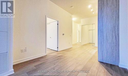 508 - 10 Honeycrisp Crescent, Vaughan, ON - Indoor Photo Showing Other Room