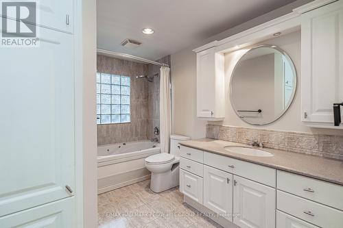 136 Lillian Crescent, Barrie, ON - Indoor Photo Showing Bathroom