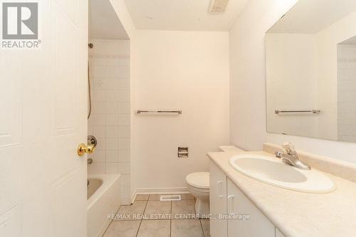 34B - 5865 Dalebrook Crescent, Mississauga, ON - Indoor Photo Showing Bathroom