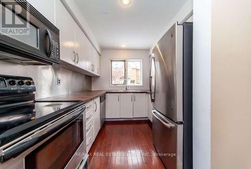 34B - 5865 Dalebrook Crescent, Mississauga, ON - Indoor Photo Showing Kitchen