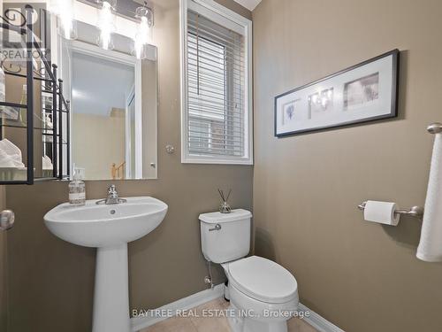 3255 Mccurdy Court, Burlington, ON - Indoor Photo Showing Bathroom