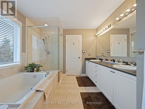 3255 Mccurdy Court, Burlington, ON - Indoor Photo Showing Bathroom