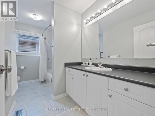 3255 Mccurdy Court, Burlington, ON - Indoor Photo Showing Bathroom