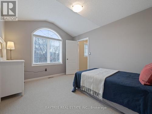 3255 Mccurdy Court, Burlington, ON - Indoor Photo Showing Bedroom