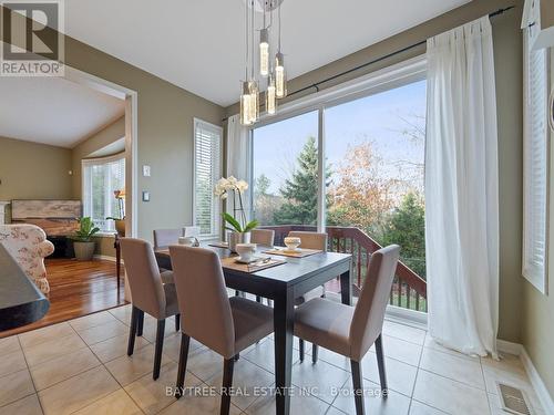 3255 Mccurdy Court, Burlington, ON - Indoor Photo Showing Dining Room