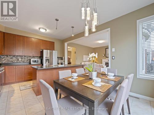 3255 Mccurdy Court, Burlington, ON - Indoor Photo Showing Dining Room