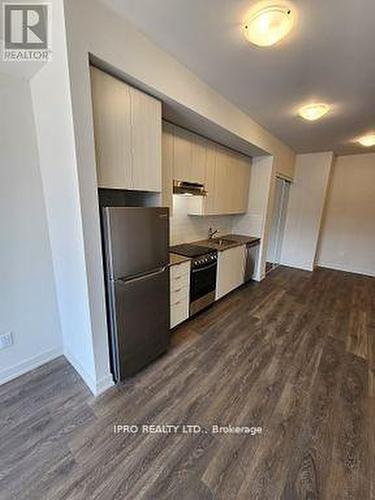 217 - 58 Sky Harbour Drive, Brampton, ON - Indoor Photo Showing Kitchen