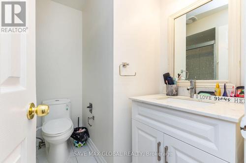 30 Rodwell Court, Brampton, ON - Indoor Photo Showing Bathroom