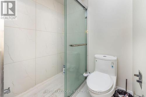 30 Rodwell Court, Brampton, ON - Indoor Photo Showing Bathroom