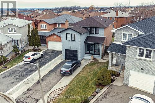 30 Rodwell Court, Brampton, ON - Outdoor With Facade