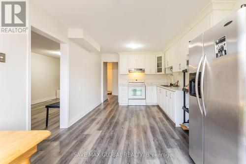 30 Rodwell Court, Brampton, ON - Indoor Photo Showing Kitchen