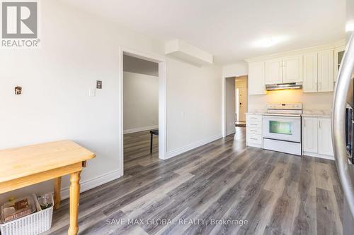 30 Rodwell Court, Brampton, ON - Indoor Photo Showing Kitchen