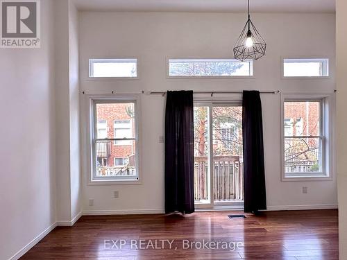 35 - 6060 Snowy Owl Crescent, Mississauga, ON - Indoor Photo Showing Other Room