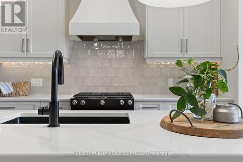 114 Aspen Circle, Thames Centre (Thorndale), ON - Indoor Photo Showing Kitchen