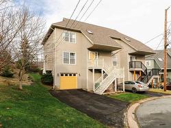 30 Redden Court  Bedford, NS B4A 4G5