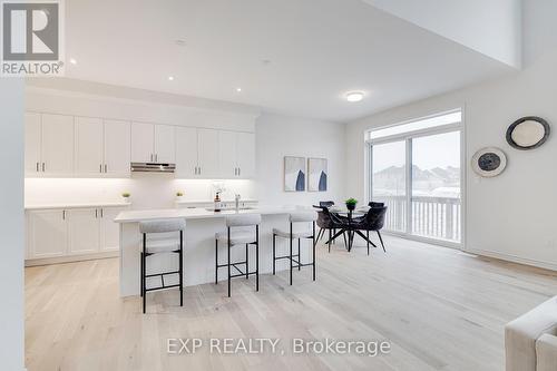 44 Magnolia Avenue, Adjala-Tosorontio, ON - Indoor Photo Showing Kitchen