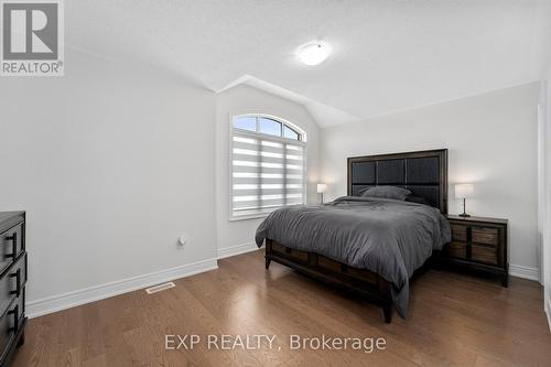 101 Kingknoll Crescent, Georgina, ON - Indoor Photo Showing Bedroom