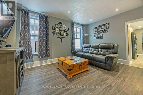 15 Balaclava Street, St. Thomas, ON - Indoor Photo Showing Living Room