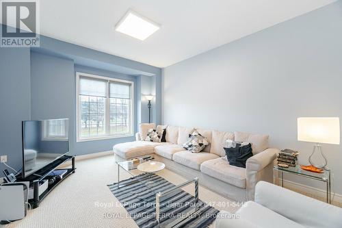 2 - 2220 Queensway Drive, Burlington, ON - Indoor Photo Showing Living Room