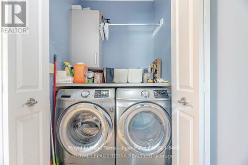 2 - 2220 Queensway Drive, Burlington, ON - Indoor Photo Showing Laundry Room