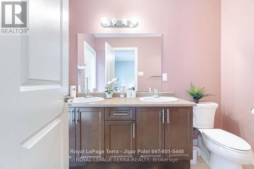 2 - 2220 Queensway Drive, Burlington, ON - Indoor Photo Showing Bathroom