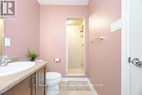 2 - 2220 Queensway Drive, Burlington, ON - Indoor Photo Showing Bathroom