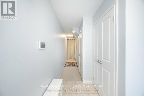 2 - 2220 Queensway Drive, Burlington, ON - Indoor Photo Showing Other Room