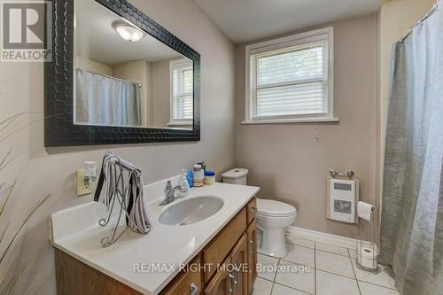 98 Snyder'S Road E, Wilmot, ON - Indoor Photo Showing Bathroom