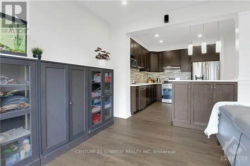 402 Cope Drive, Ottawa, ON - Indoor Photo Showing Kitchen With Upgraded Kitchen