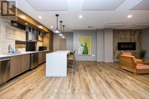 405 - 131 Holland Avenue, Ottawa, ON - Indoor Photo Showing Kitchen