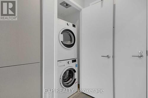 1120 - 19 Western Battery Road, Toronto, ON - Indoor Photo Showing Laundry Room