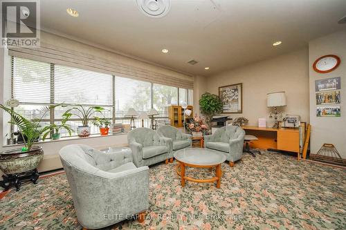 Ph8 - 3088 Kennedy Road, Toronto, ON - Indoor Photo Showing Living Room