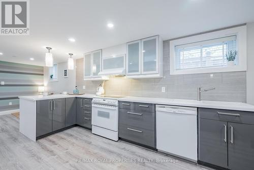 Bsmt - 11 Cotton Street, Clarington, ON - Indoor Photo Showing Kitchen