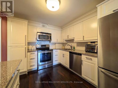 608 - 1400 Dixie Road, Mississauga, ON - Indoor Photo Showing Kitchen