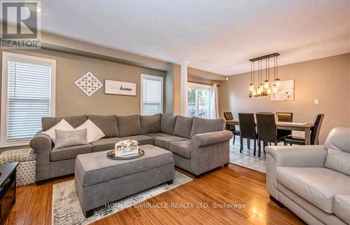 162 Bridlewreath Street, Kitchener, ON - Indoor Photo Showing Living Room