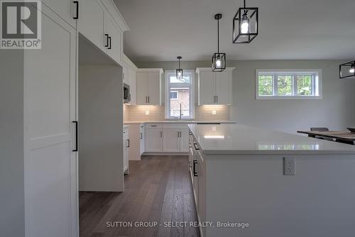 15 John Street S, Bluewater (Zurich), ON - Indoor Photo Showing Kitchen