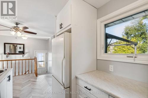 5003 Thunder Road, Ottawa, ON - Indoor Photo Showing Kitchen