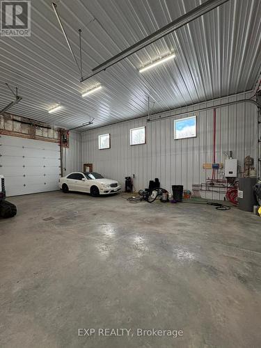 5601 Thunder Road, Ottawa, ON - Indoor Photo Showing Garage