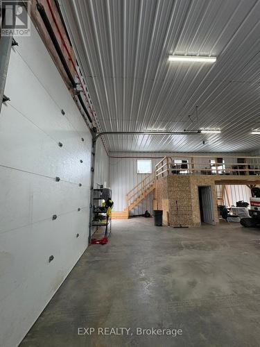 5601 Thunder Road, Ottawa, ON - Indoor Photo Showing Garage