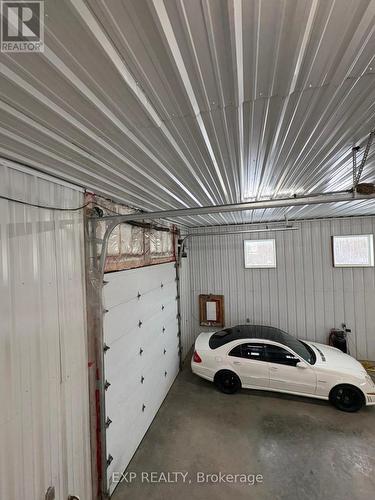 5601 Thunder Road, Ottawa, ON - Indoor Photo Showing Garage