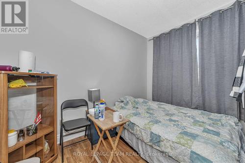 21 Raymond Street, Ottawa, ON - Indoor Photo Showing Bedroom