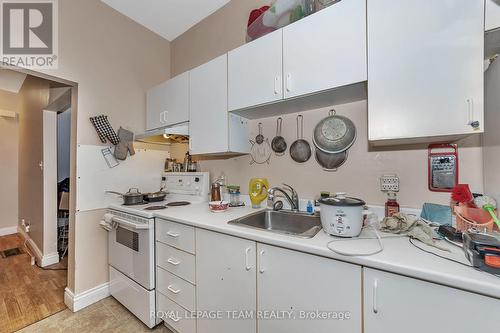 21 Raymond Street, Ottawa, ON - Indoor Photo Showing Kitchen